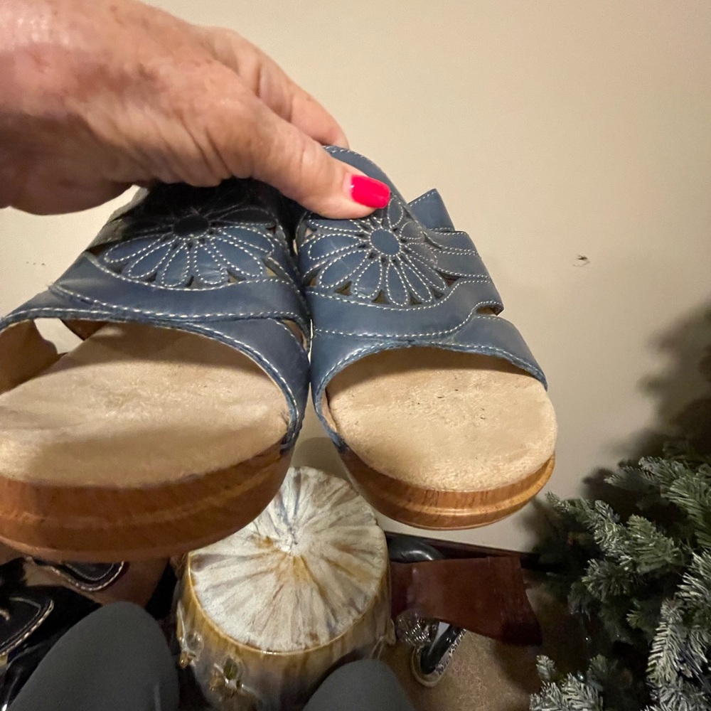Spring step clogs - Picture 4 of 7